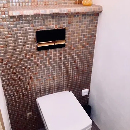 Fairytale Under The Castle - 5 Min City! Apartment *