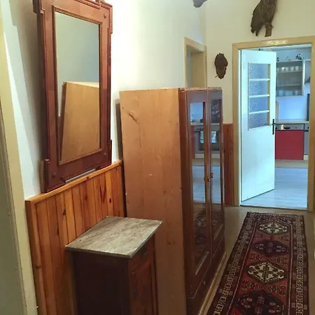 Fairytale Under The Castle - 5 Min City! Lägenhet *