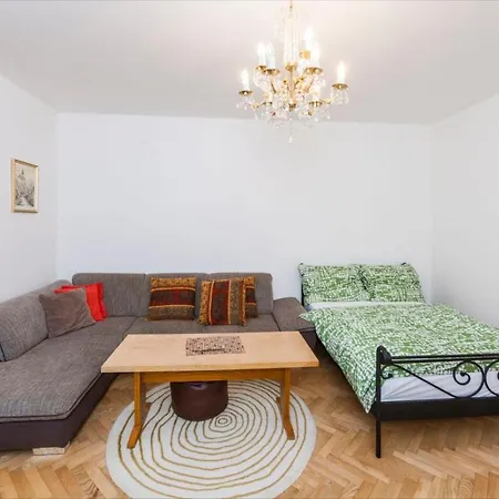 Lägenhet Fairytale Under The Castle - 5 Min City!