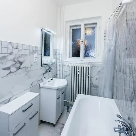 Fairytale Under The Castle - 5 Min City! Český Krumlov