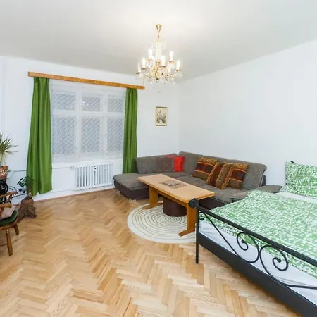 Fairytale Under The Castle - 5 Min City! Lägenhet *