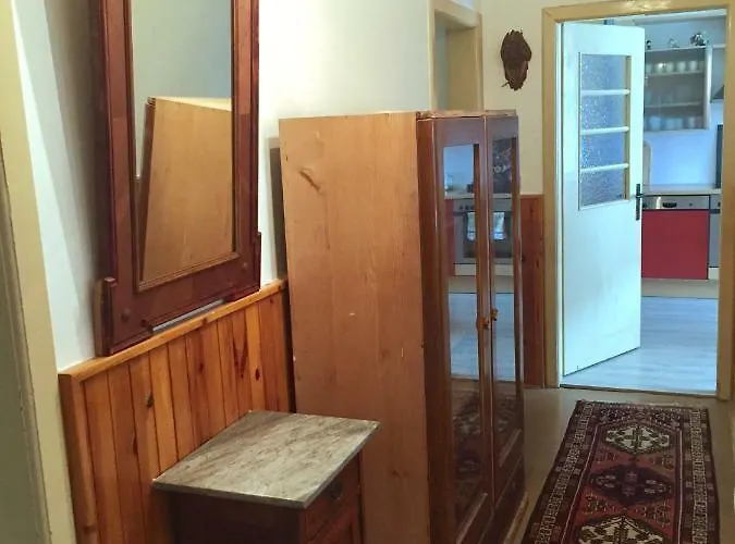 Fairytale Under The Castle - 5 Min City! Lejlighed *