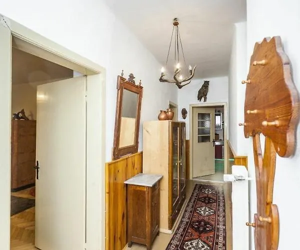 Fairytale Under The Castle - 5 Min City! *